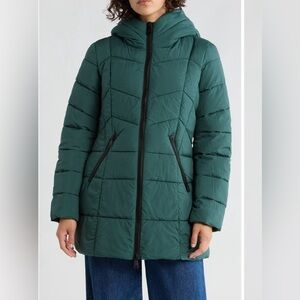Bernardo Hooded Water Resistant Puffer Jacket